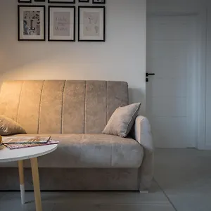 https://apartament-clever-2-kamienica-grochw.warsawhotelspoland.com